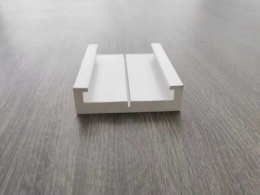 곁기둥 하얀 PVC 몰딩